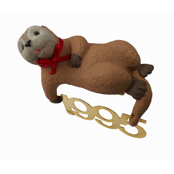 Hallmark Keepsake Ornament Fabulous Decade Otter 1995 6th In Collectors Series - Picture 10 of 10